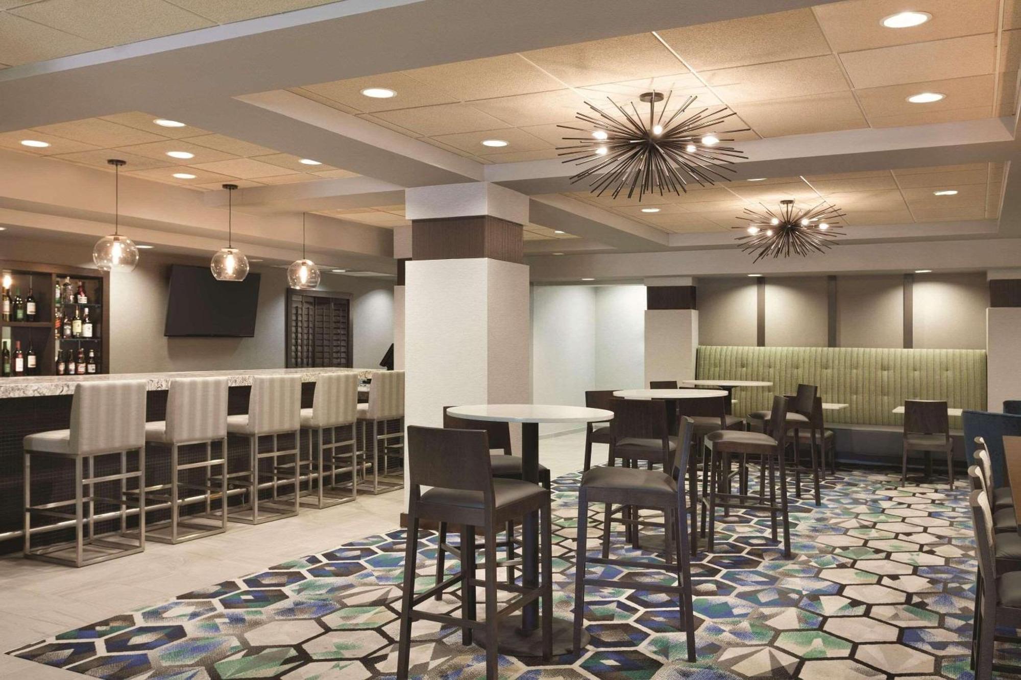 Pace Hotel Addison Exterior foto
